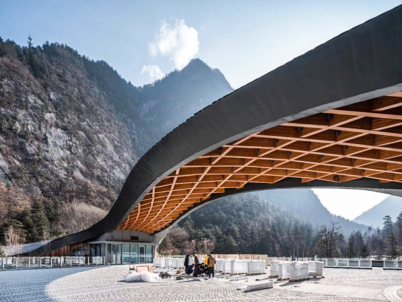 Lignea Structure Service facilities pro Peregrinatores in Jiuzhaigou